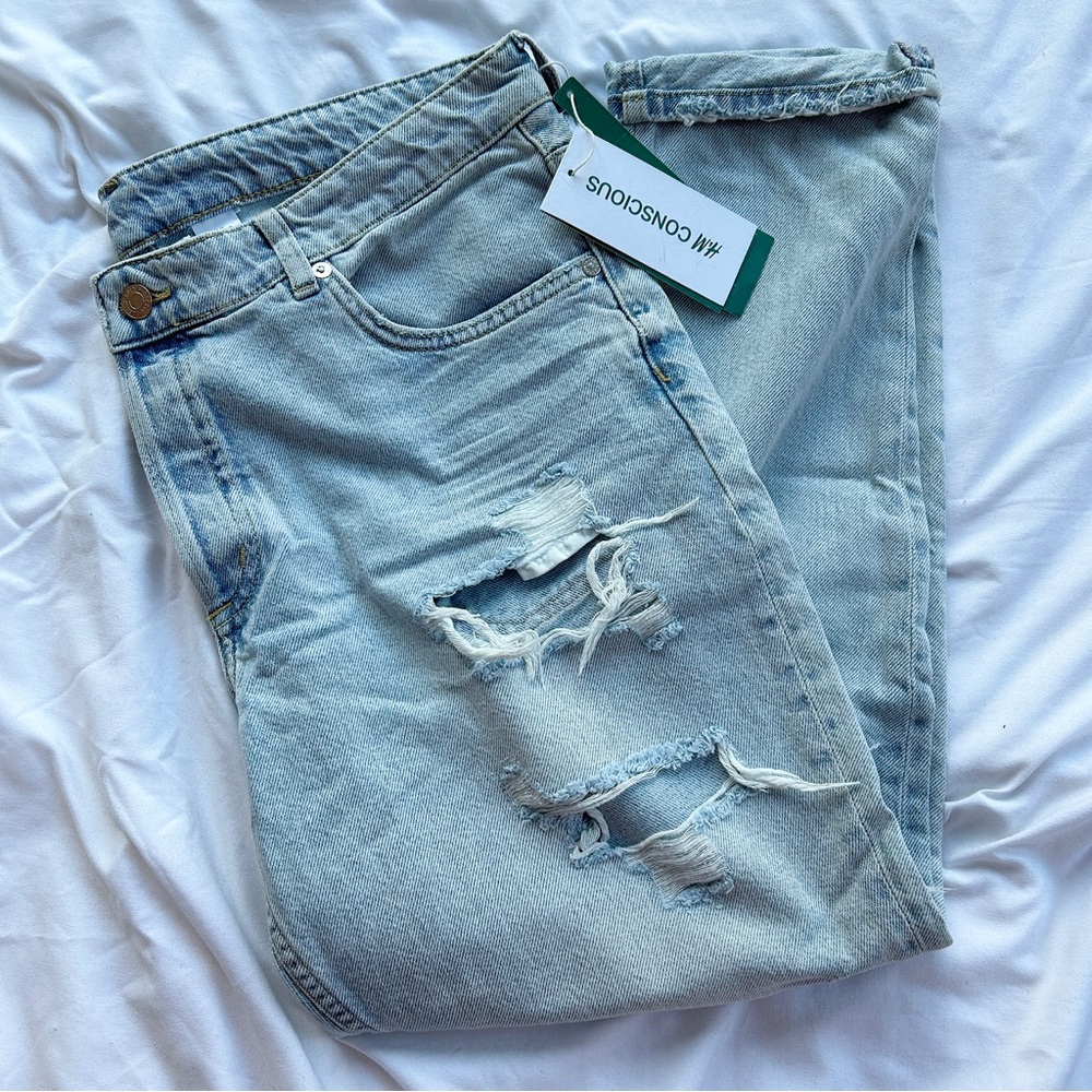 NWT H&M CONSCIOUS| BOYFRIEND JEANS | LIGHT WASH | LOW RISE | SIZE 12